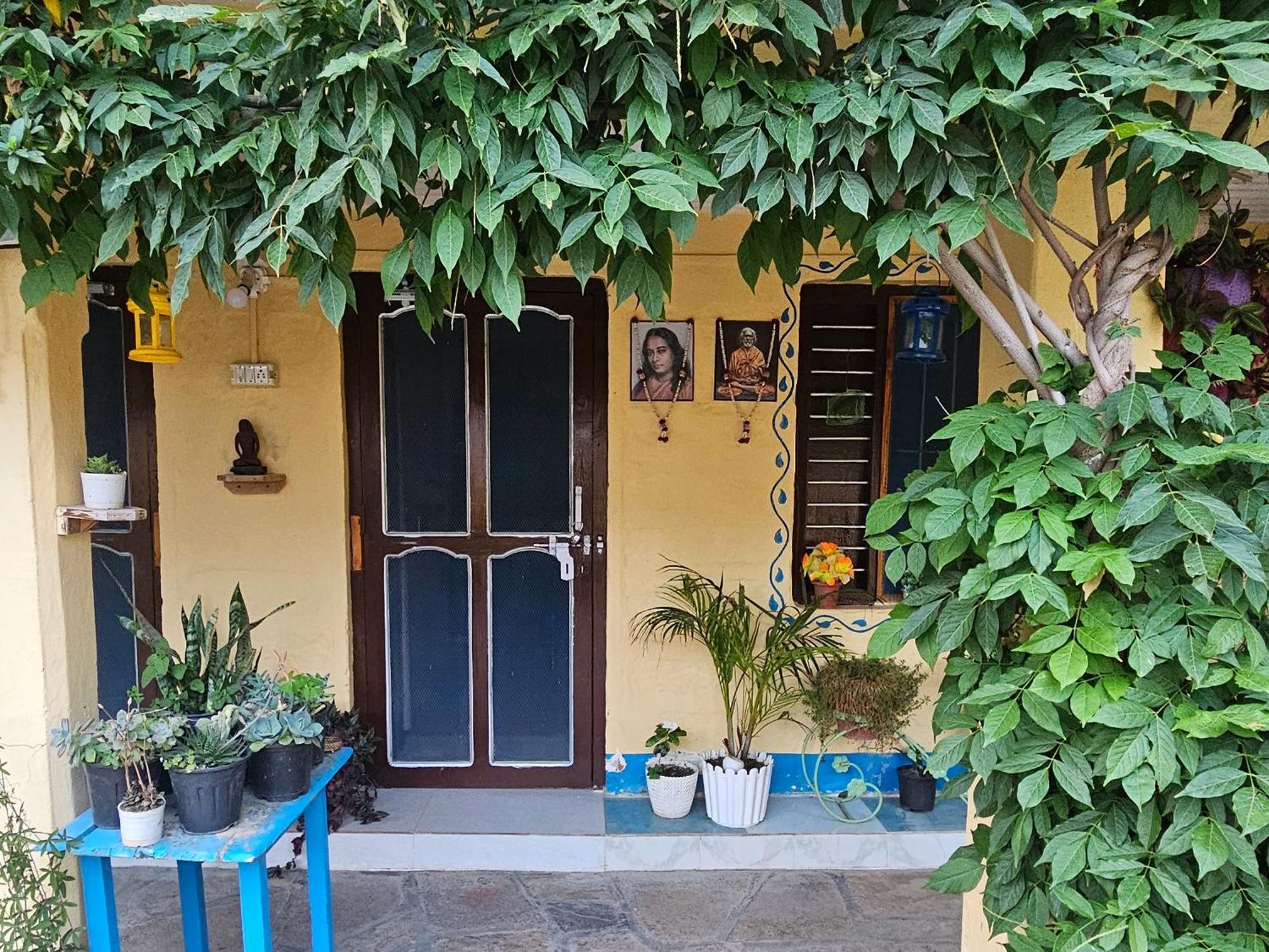 Katyuri Kings Divine Stay- Babaji'S Cave Dwarahat Quarto foto